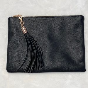 Black clutch